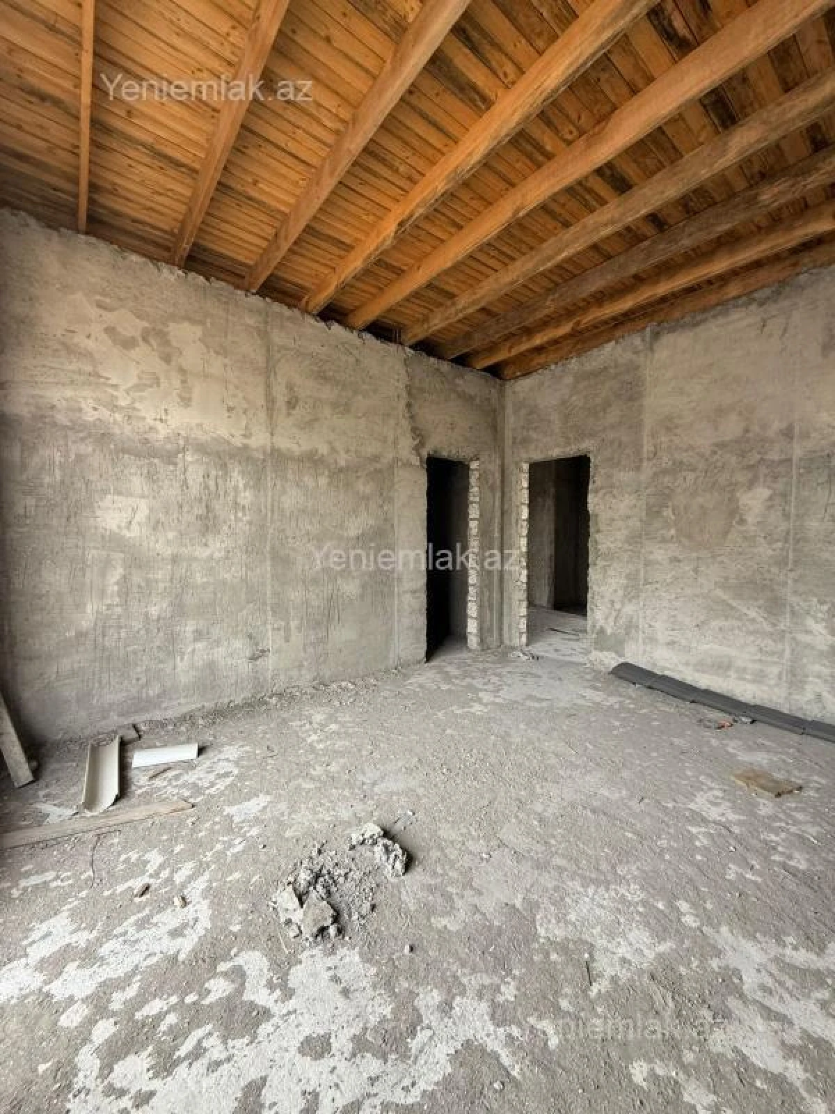 Satılır 4 otaqlı həyət evi 240 m²