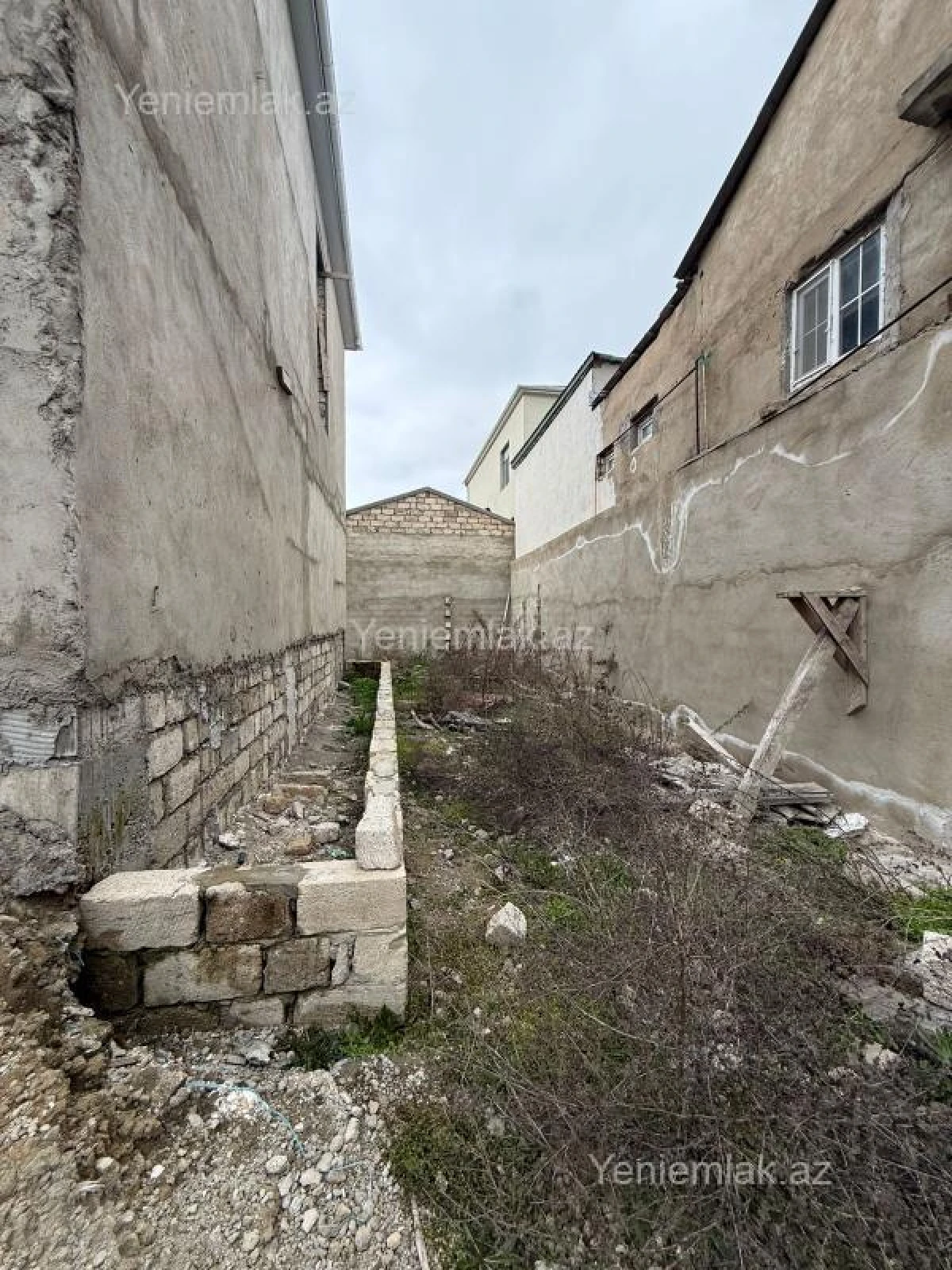 Satılır 4 otaqlı həyət evi 240 m²