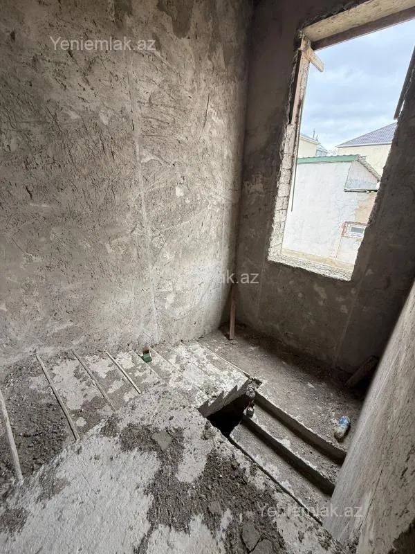 Satılır 4 otaqlı həyət evi 240 m²