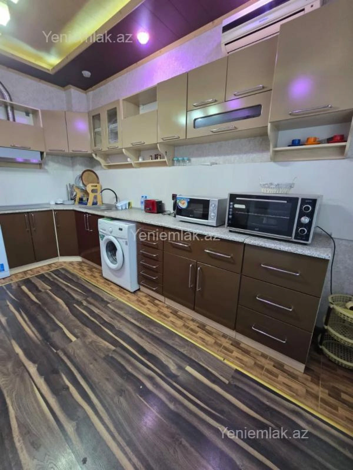 Satılır 3 otaqlı yeni tikili 175 m²