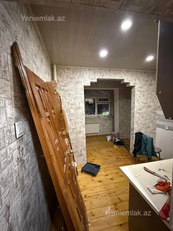 Satılır 2 otaqlı köhnə tikili 65 m²