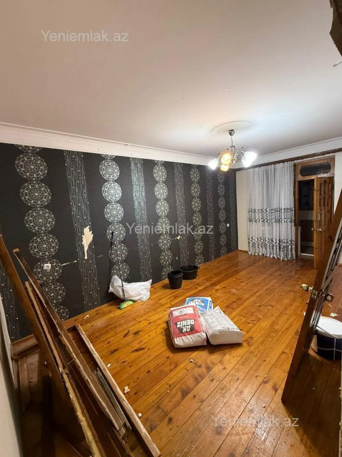 Satılır 2 otaqlı köhnə tikili 65 m²