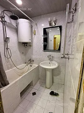 Satılır 2 otaqlı köhnə tikili 65 m²