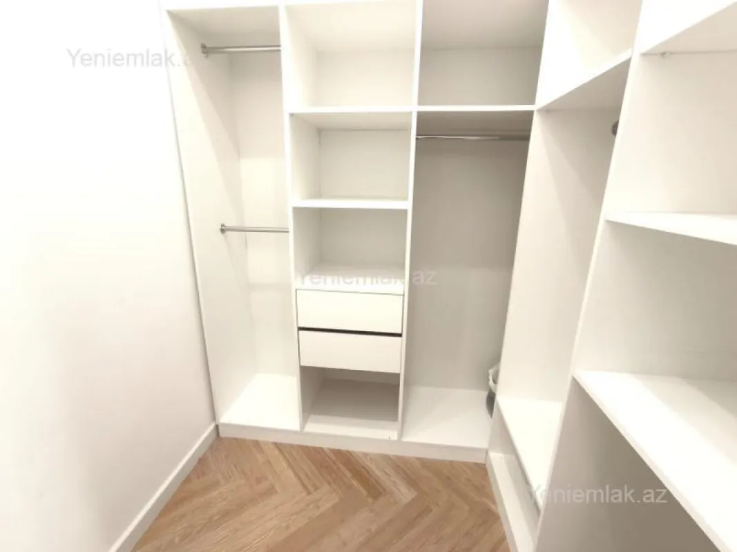 Satılır 3 otaqlı yeni tikili 85 m²
