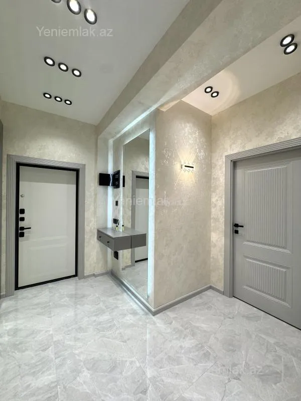 Satılır 3 otaqlı yeni tikili 65 m²