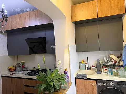 Satılır 2 otaqlı köhnə tikili 65 m²