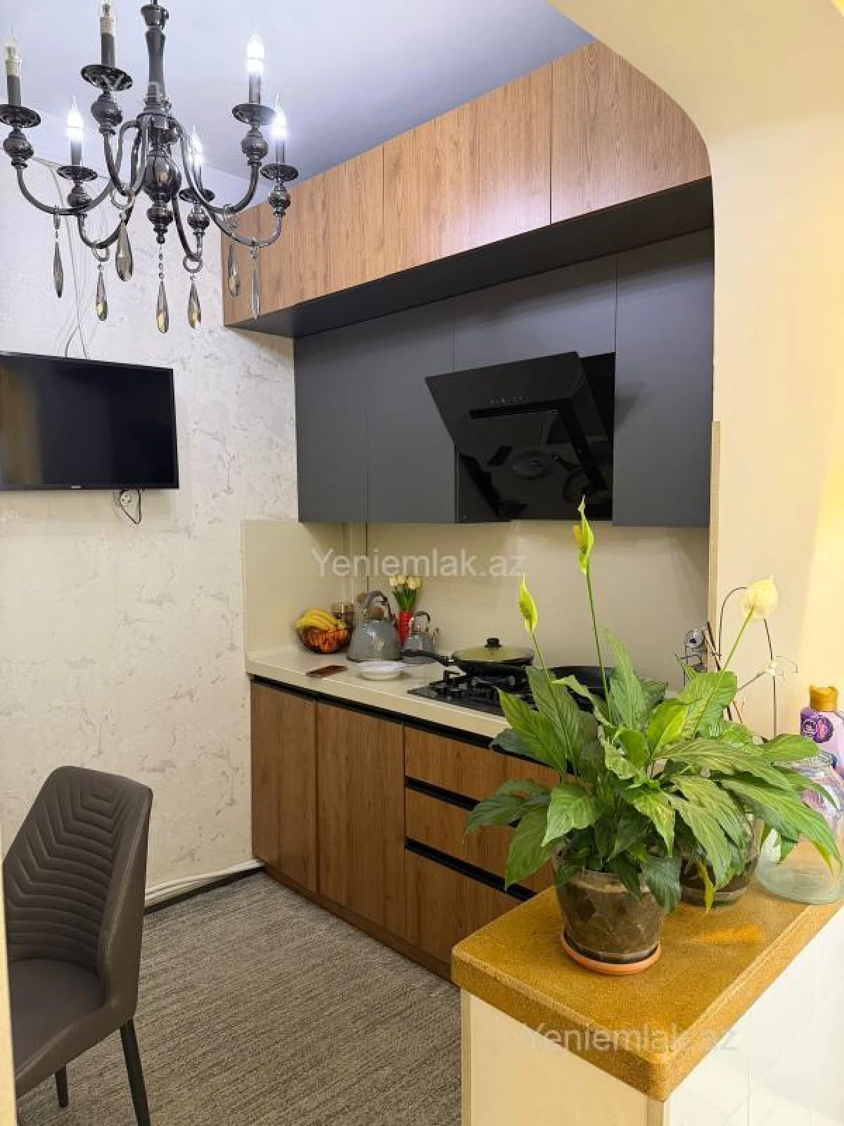 Satılır 2 otaqlı köhnə tikili 65 m²