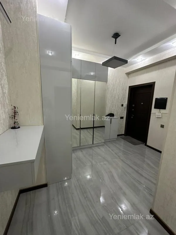 Satılır 3 otaqlı yeni tikili 110 m²