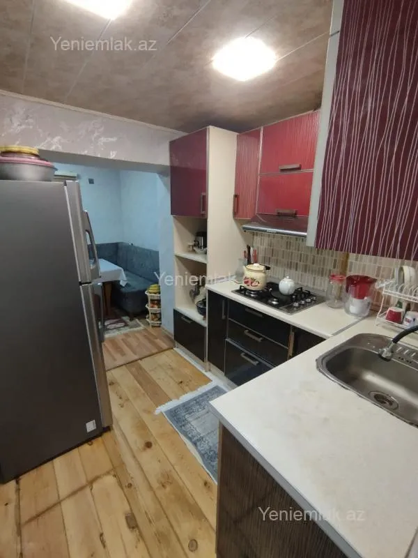 Satılır 3 otaqlı köhnə tikili 80 m²