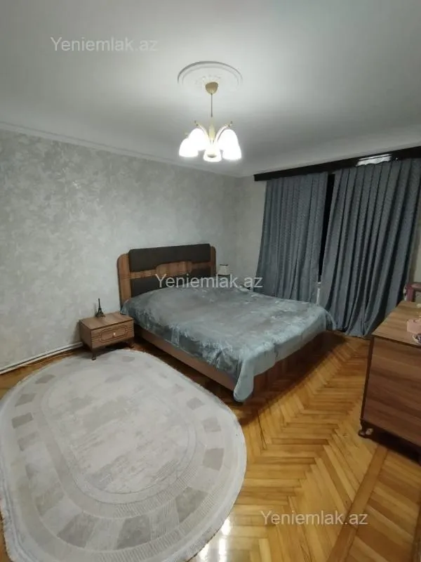Satılır 3 otaqlı köhnə tikili 80 m²