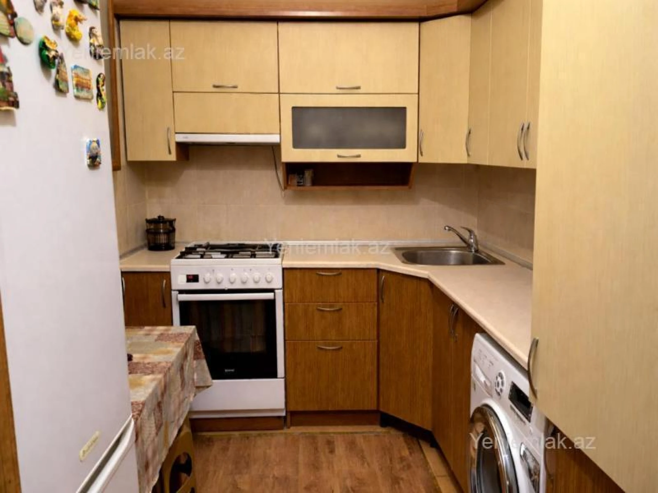 Satılır 3 otaqlı köhnə tikili 70 m²