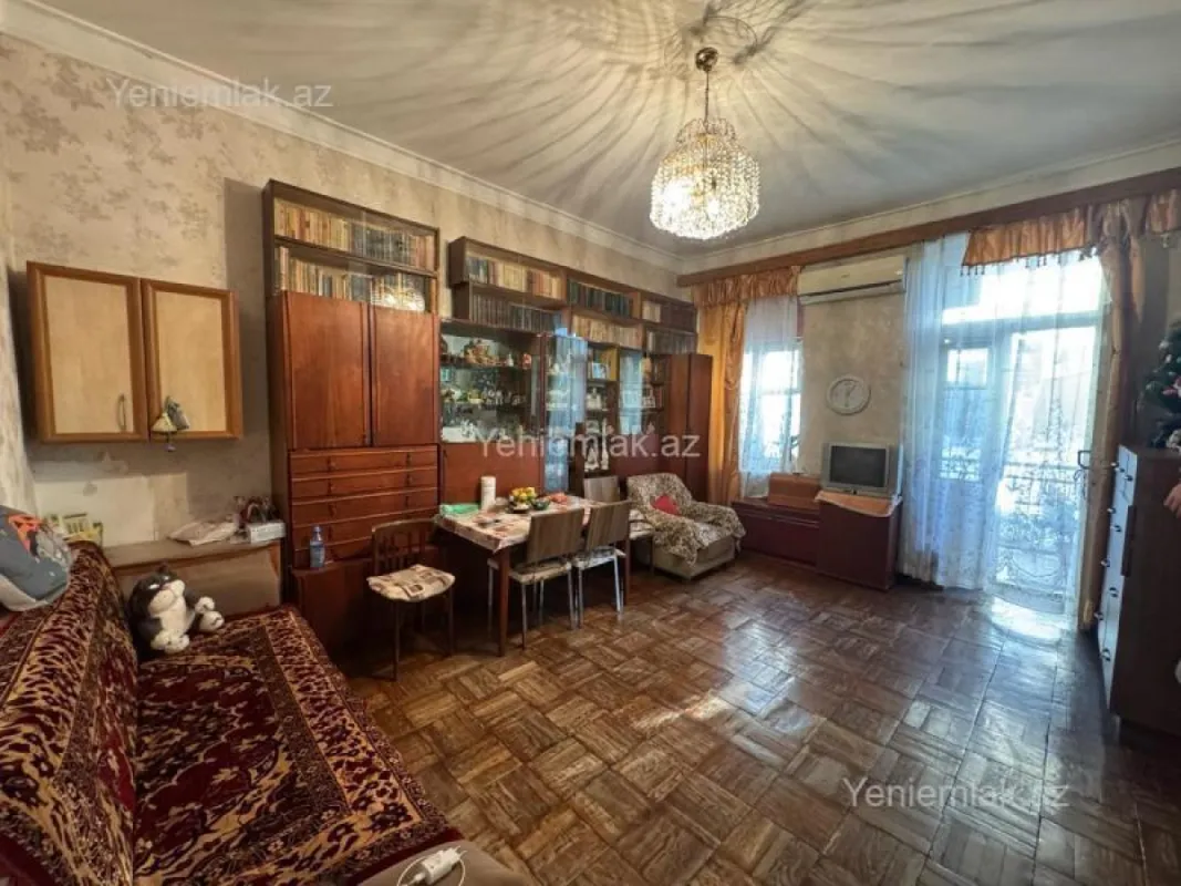 Satılır 3 otaqlı köhnə tikili 70 m²
