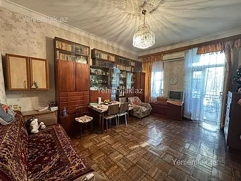 Satılır 3 otaqlı köhnə tikili 70 m²