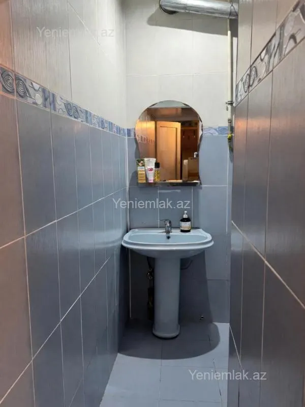 Satılır 3 otaqlı köhnə tikili 70 m²