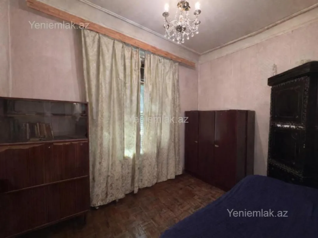 Satılır 3 otaqlı köhnə tikili 70 m²