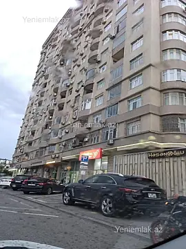 Satılır 3 otaqlı yeni tikili 130 m²