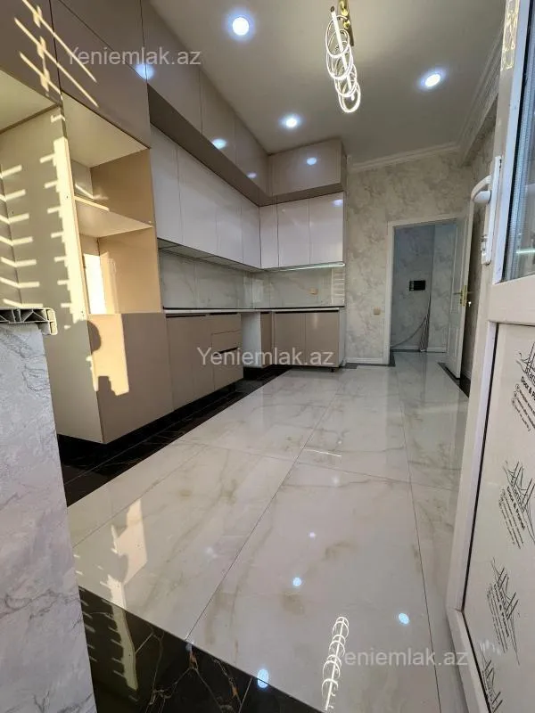 Satılır 2 otaqlı yeni tikili 65 m²