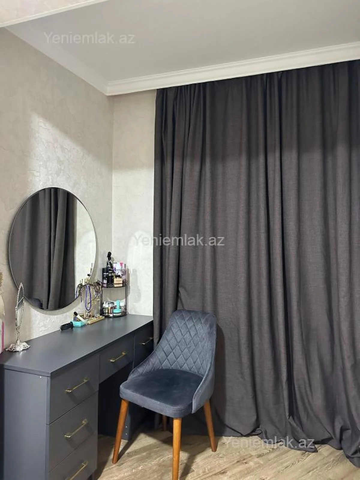 Satılır 2 otaqlı köhnə tikili 45 m²
