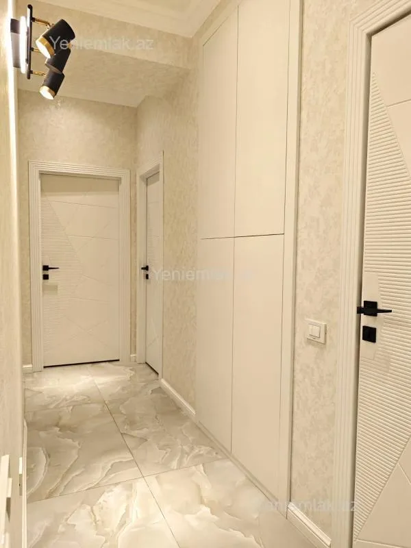 Satılır 4 otaqlı yeni tikili 125 m²