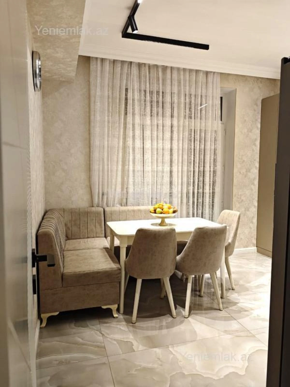 Satılır 4 otaqlı yeni tikili 125 m²