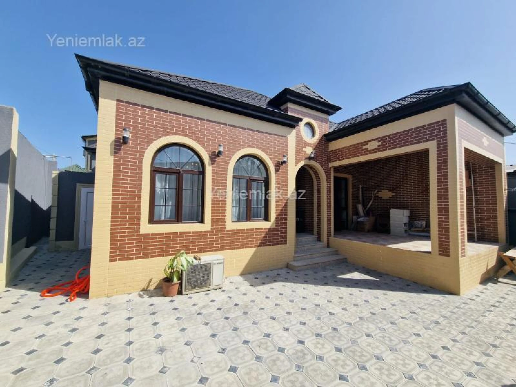 Satılır 4 otaqlı həyət evi 122 m²