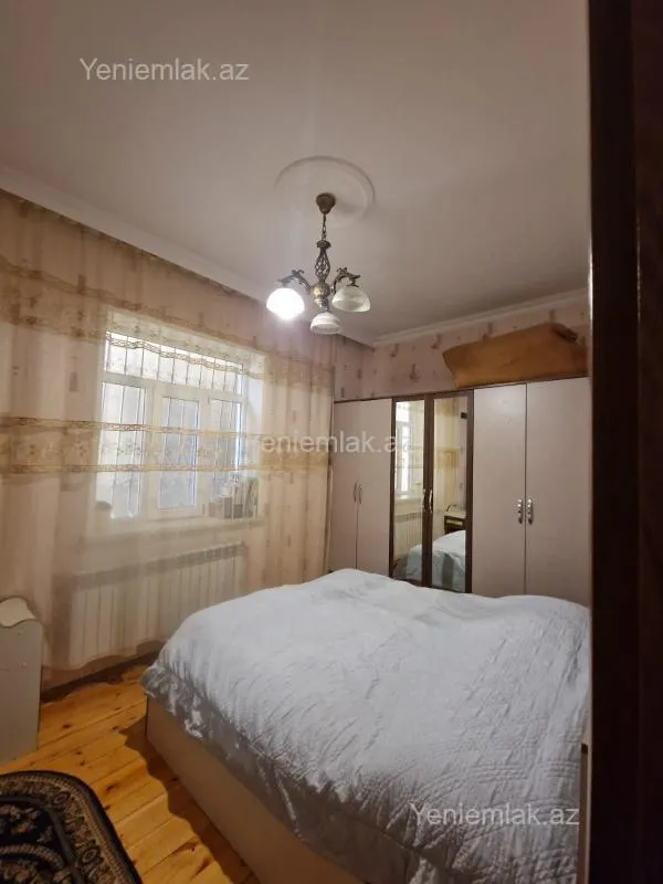 Satılır 4 otaqlı həyət evi 122 m²