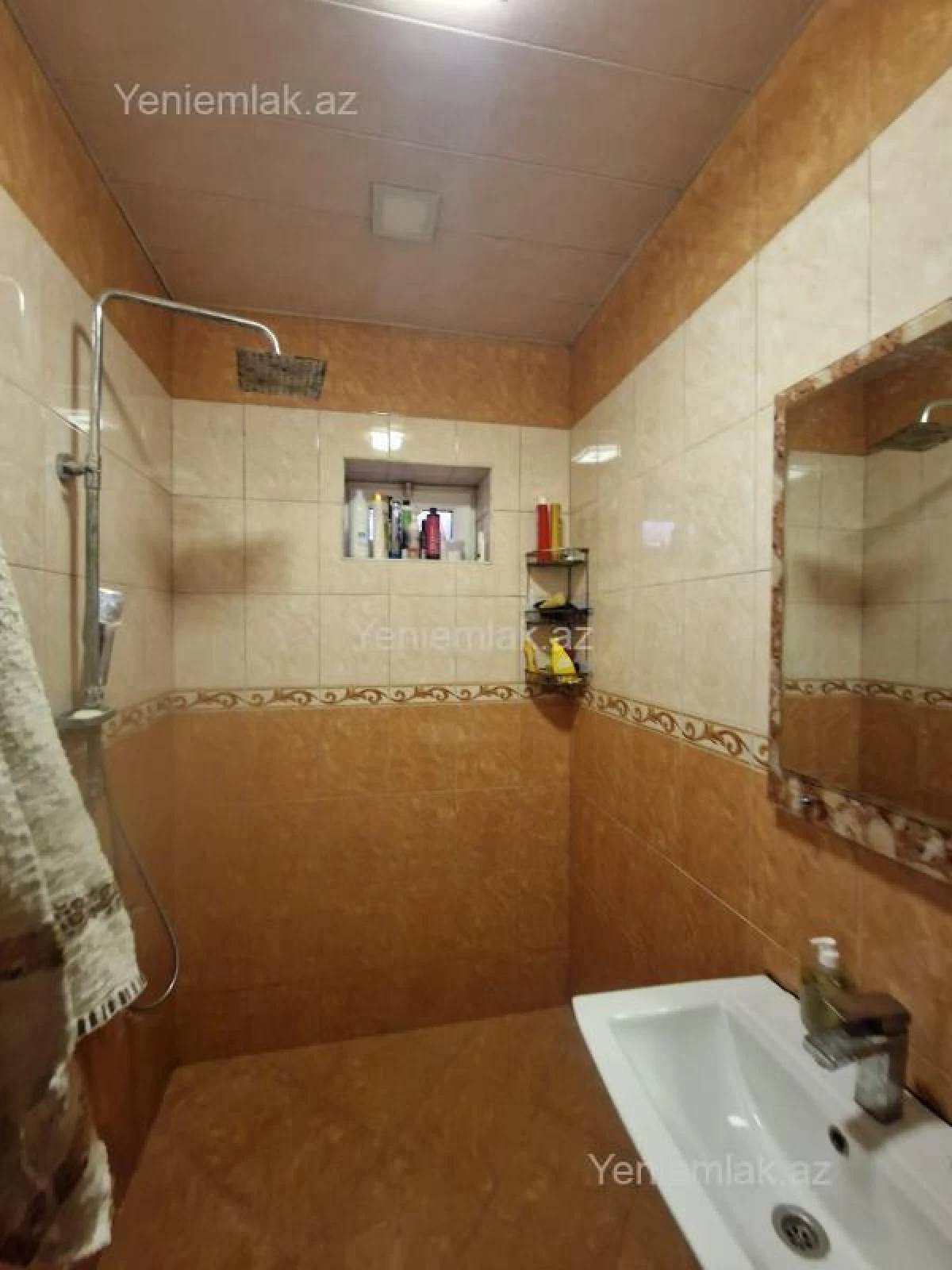 Satılır 4 otaqlı həyət evi 122 m²