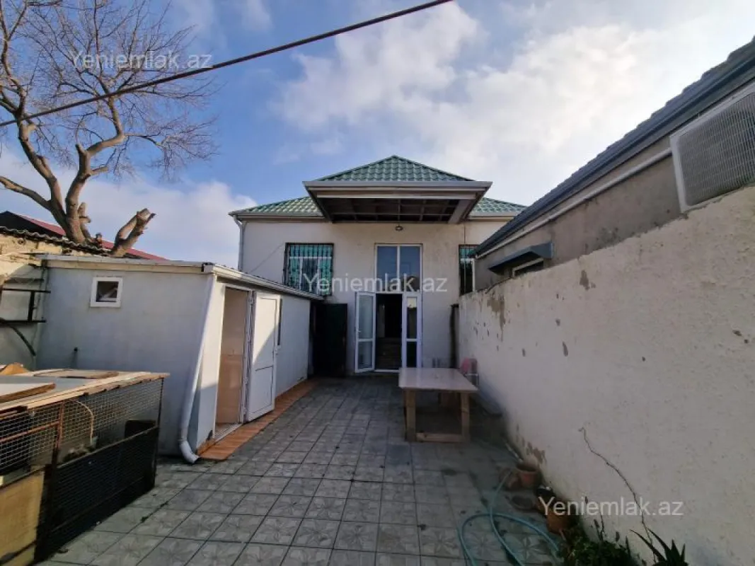 Satılır 4 otaqlı həyət evi 122 m²