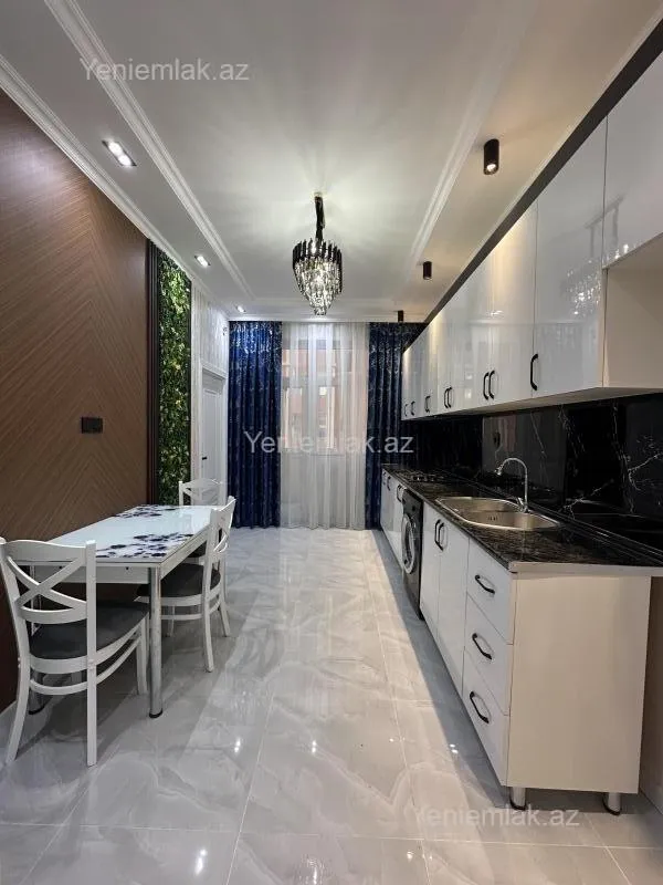 Satılır 3 otaqlı yeni tikili 86 m²