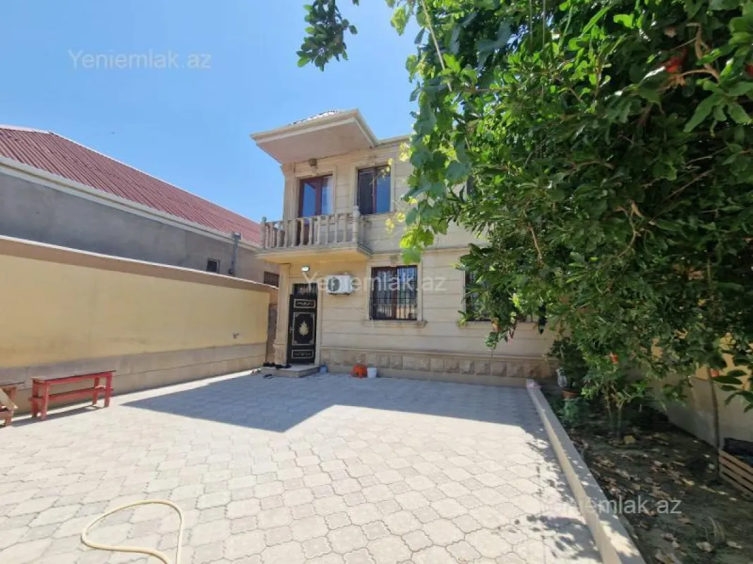 Satılır 4 otaqlı həyət evi 142 m²