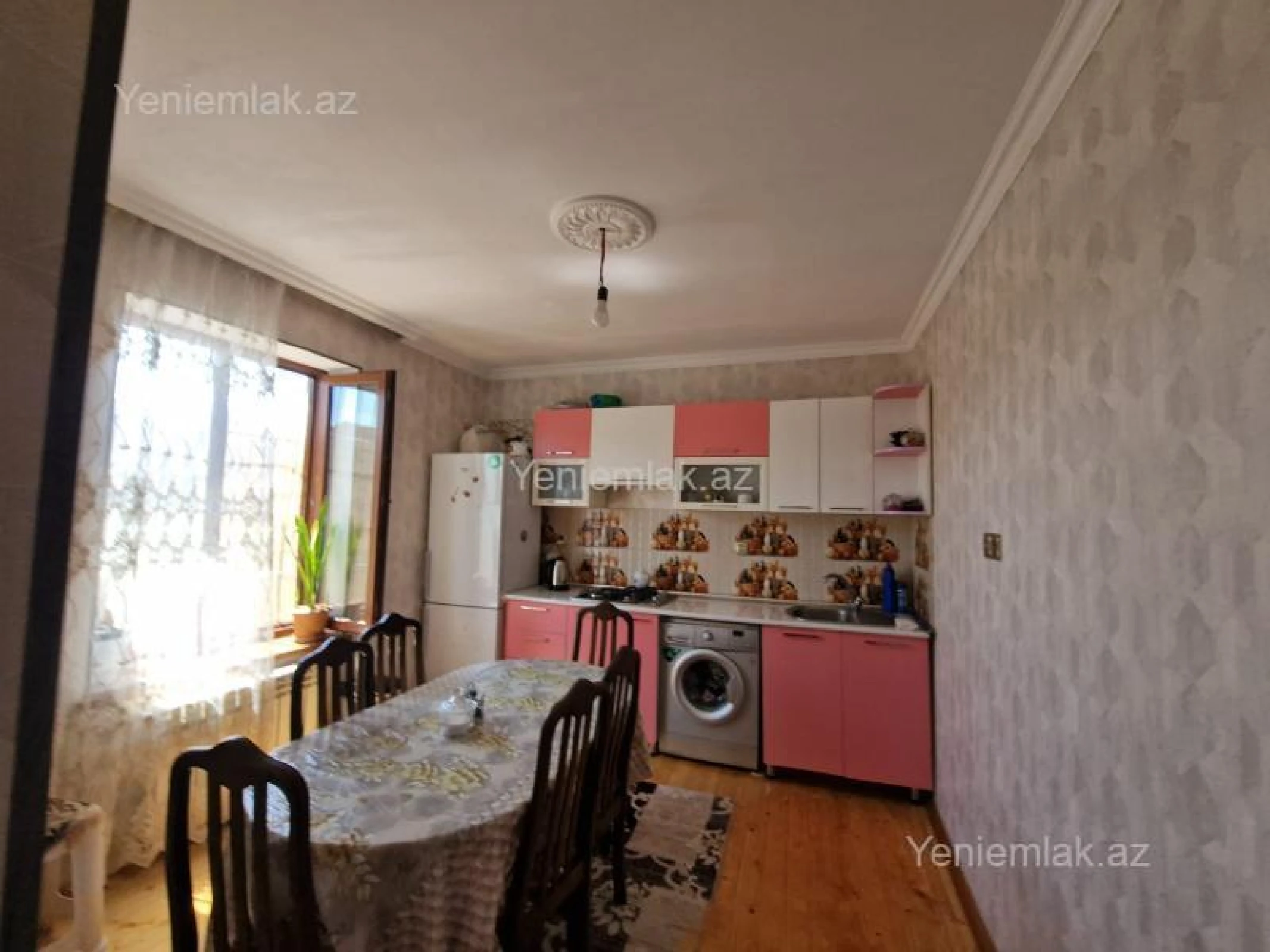 Satılır 4 otaqlı həyət evi 142 m²