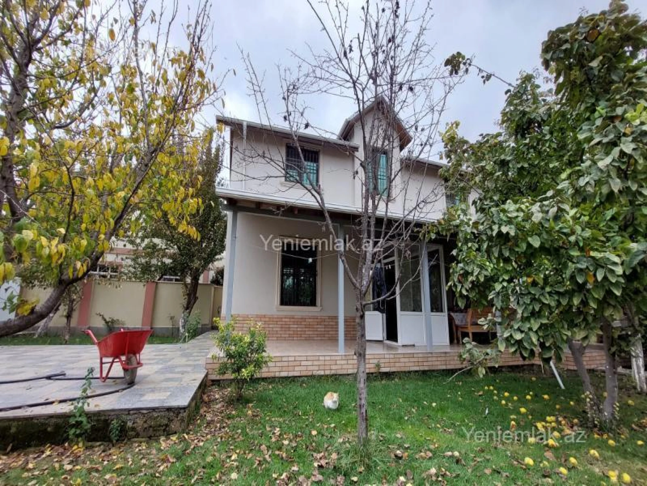 Satılır 5 otaqlı həyət evi 165 m²
