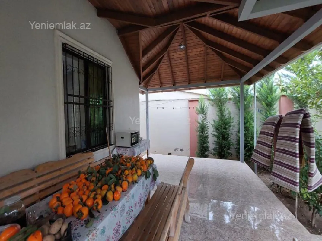 Satılır 5 otaqlı həyət evi 165 m²