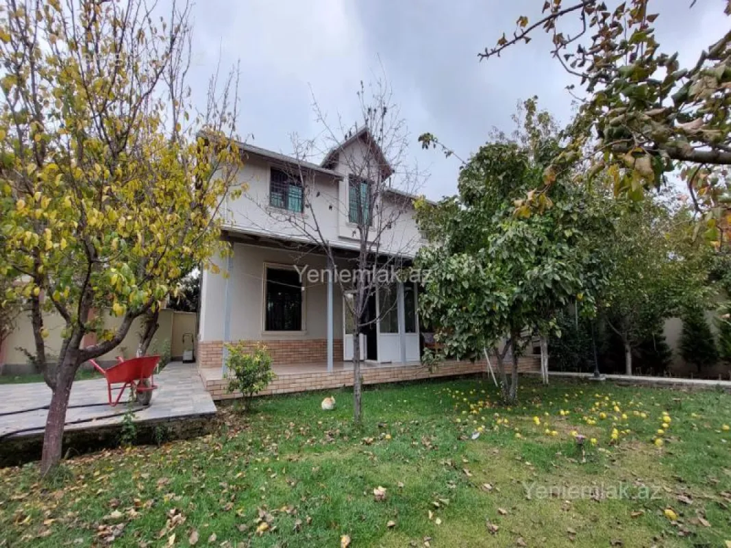 Satılır 5 otaqlı həyət evi 165 m²