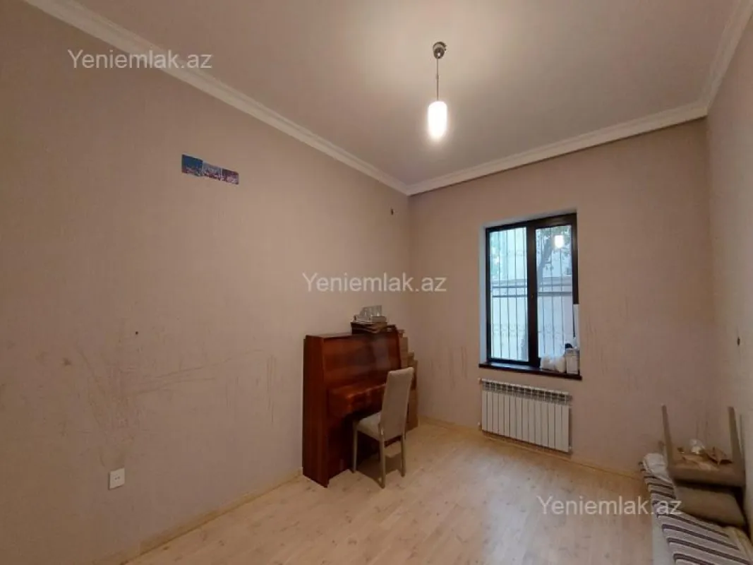 Satılır 5 otaqlı həyət evi 165 m²