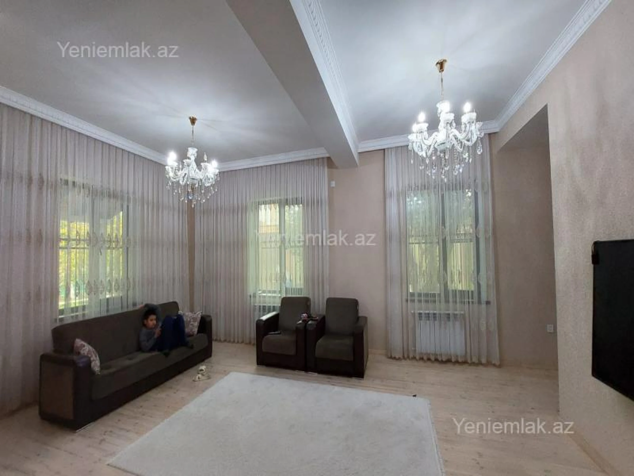 Satılır 5 otaqlı həyət evi 165 m²