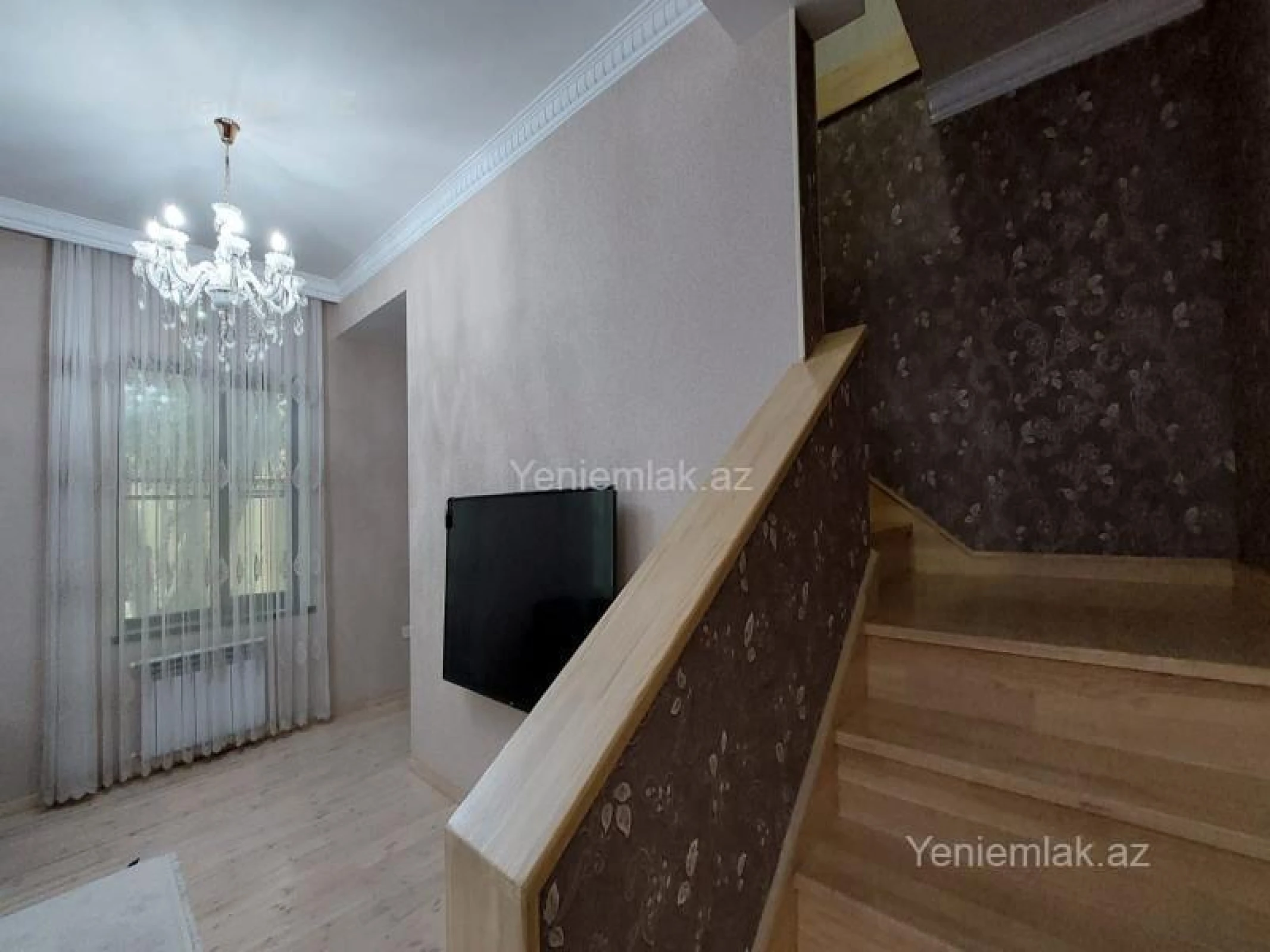 Satılır 5 otaqlı həyət evi 165 m²