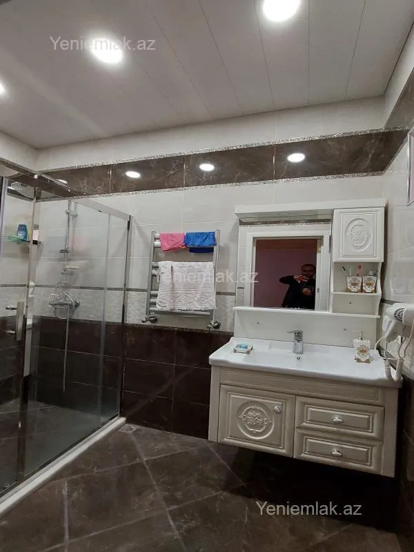 Satılır 5 otaqlı həyət evi 165 m²