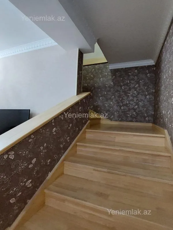Satılır 5 otaqlı həyət evi 165 m²