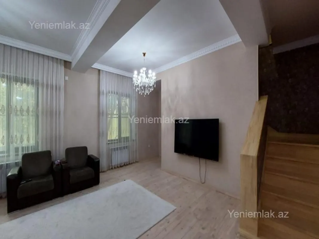 Satılır 5 otaqlı həyət evi 165 m²