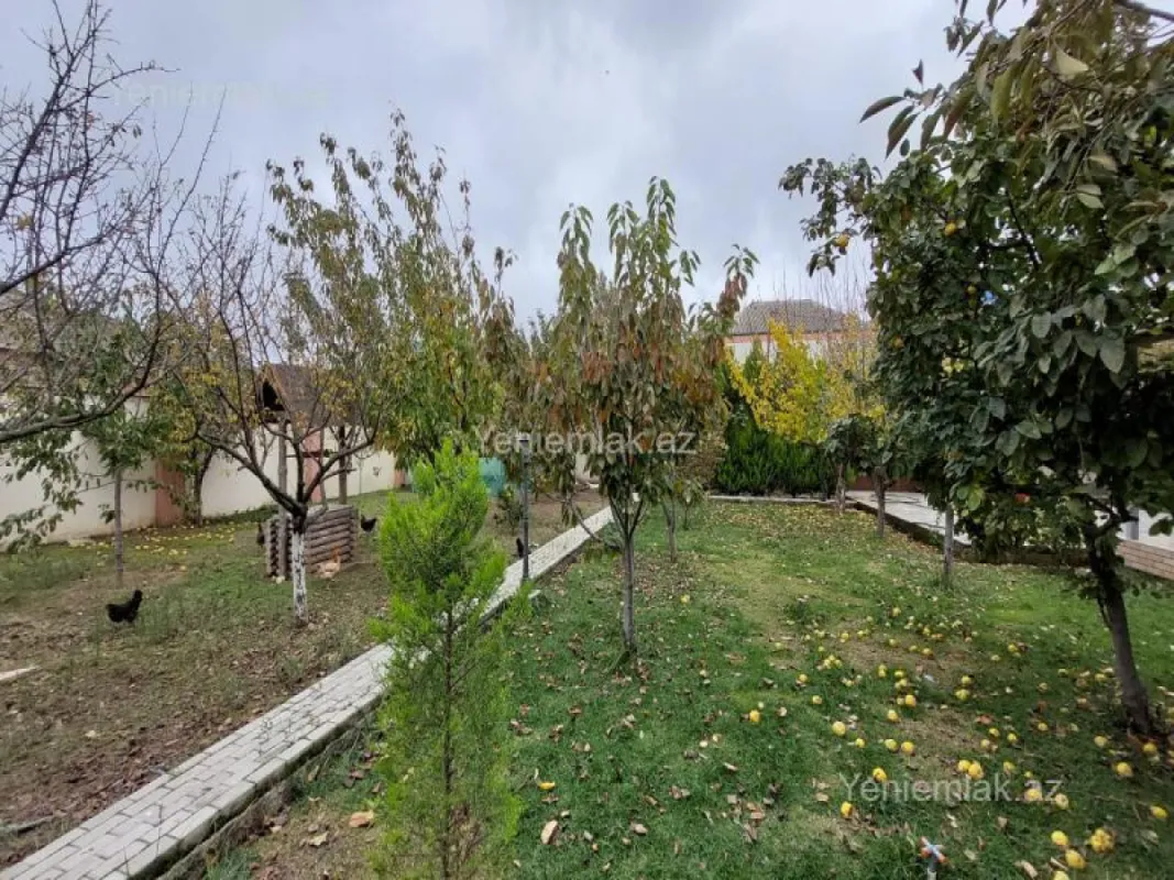 Satılır 5 otaqlı həyət evi 165 m²