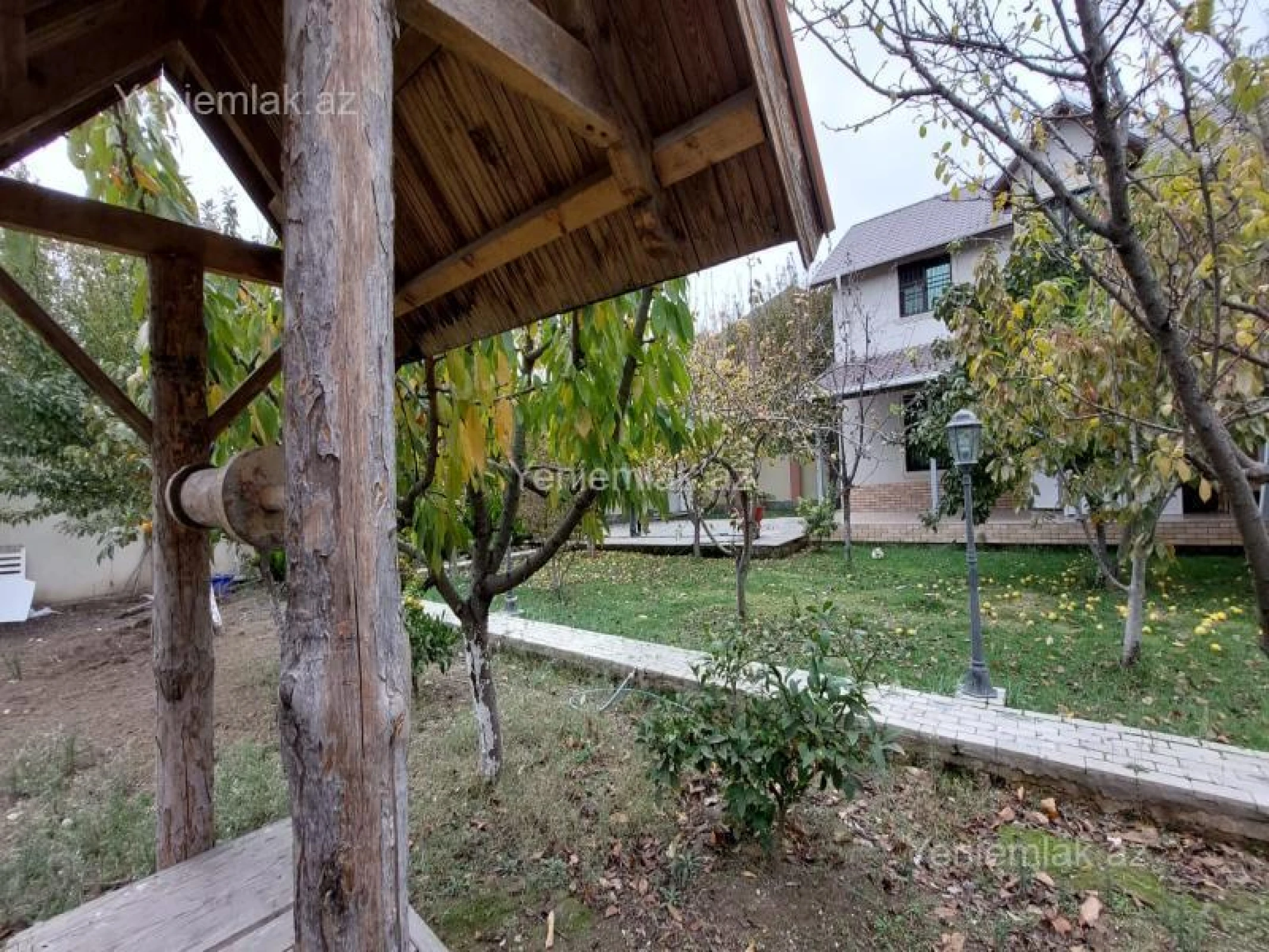 Satılır 5 otaqlı həyət evi 165 m²