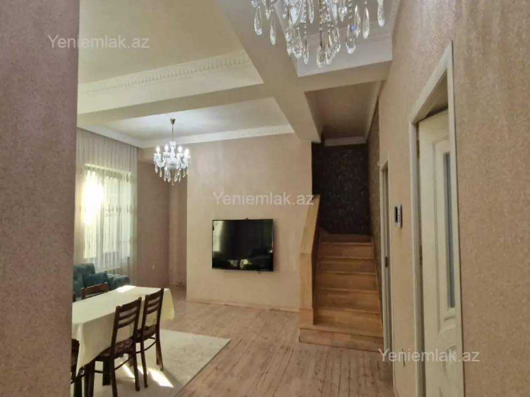 Satılır 5 otaqlı həyət evi 165 m²