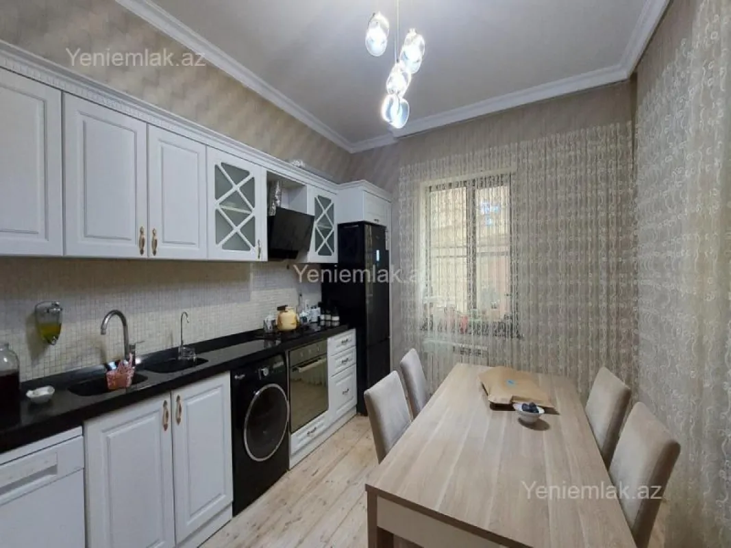 Satılır 5 otaqlı həyət evi 165 m²