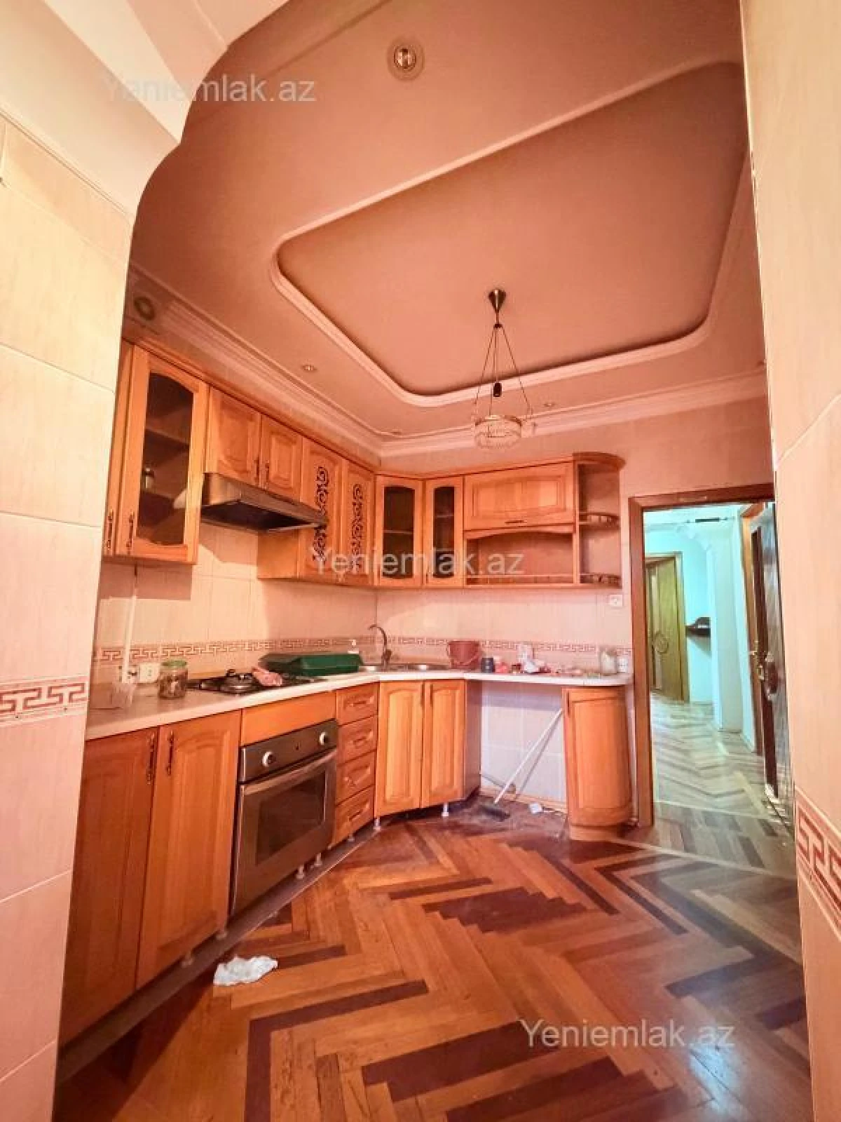 Satılır 3 otaqlı köhnə tikili 100 m²