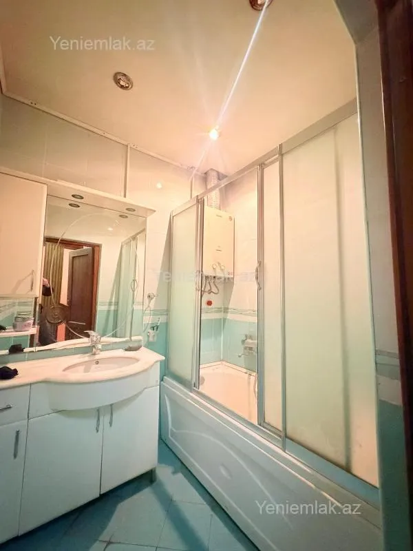 Satılır 3 otaqlı köhnə tikili 100 m²
