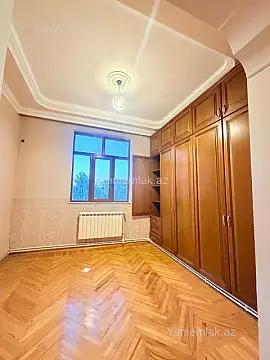 Satılır 3 otaqlı köhnə tikili 100 m²
