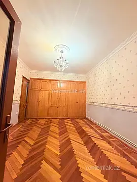 Satılır 3 otaqlı köhnə tikili 100 m²