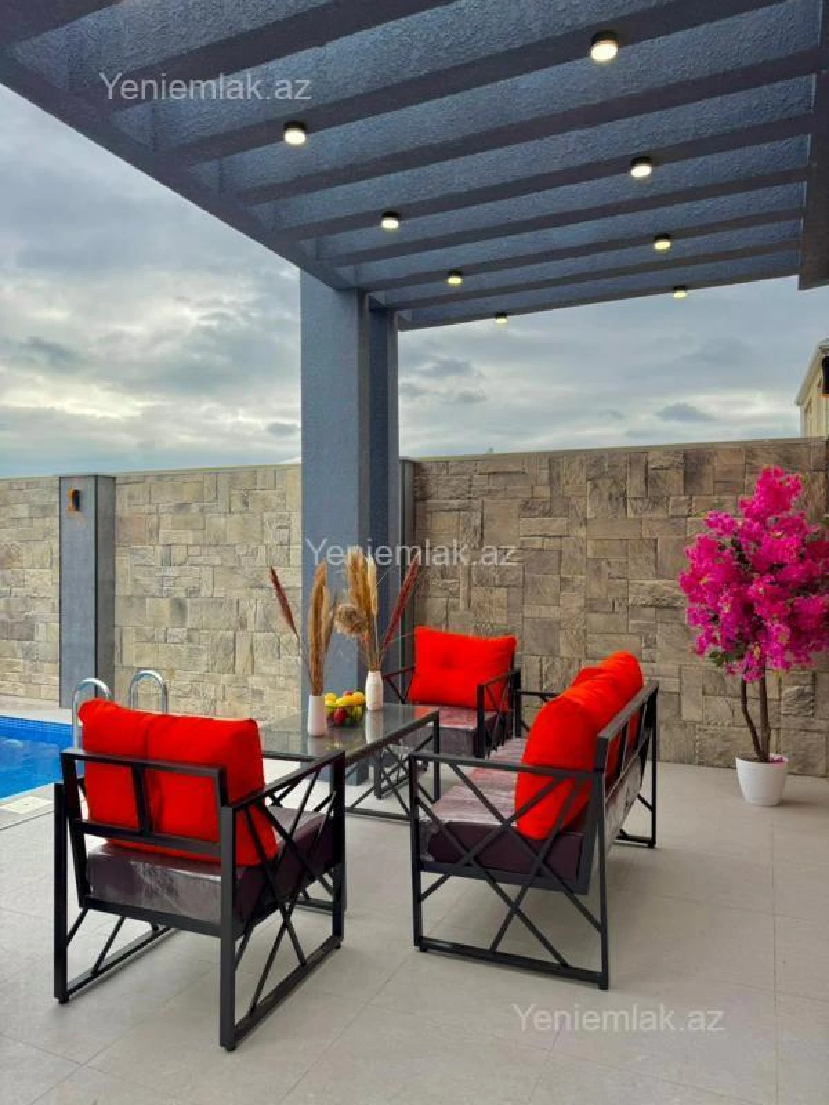 Satılır 4 otaqlı həyət evi 160 m²