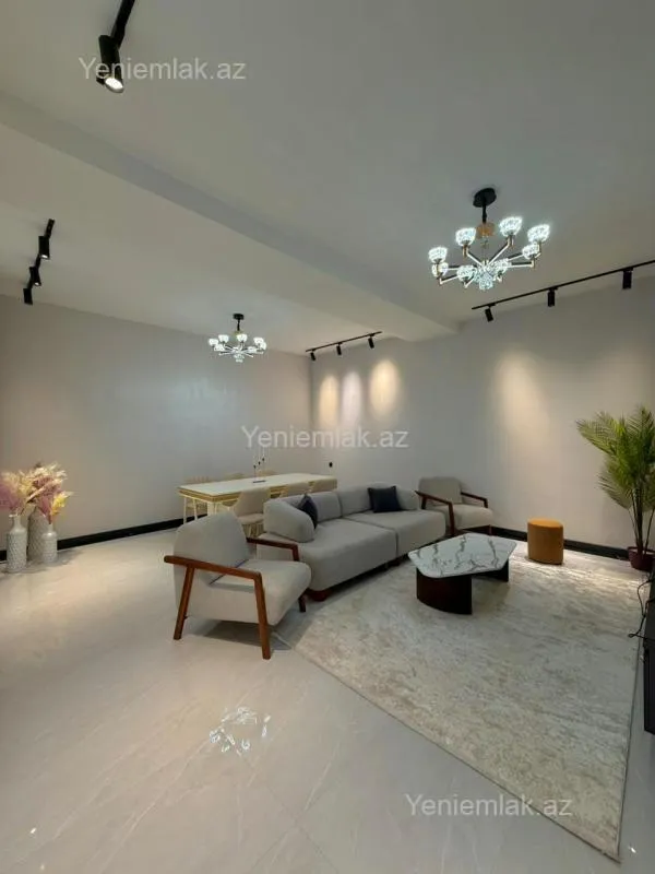 Satılır 5 otaqlı həyət evi 300 m²
